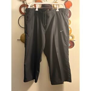 Women’s black Nike capris size xl